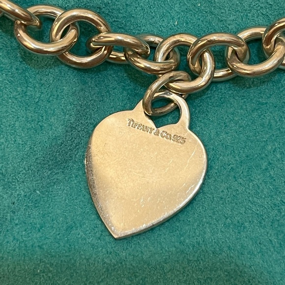 Tiffany & Co. necklace and pouch - Picture 5 of 7